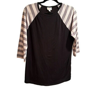 Lularoe long sleeved T-shirt Size XL